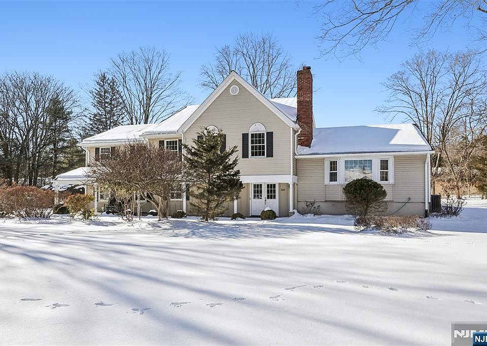 1st image of 369 W Saddle River Rd