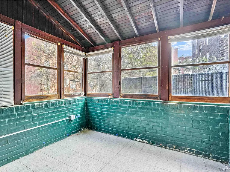 3319 143rd St — Photo 10