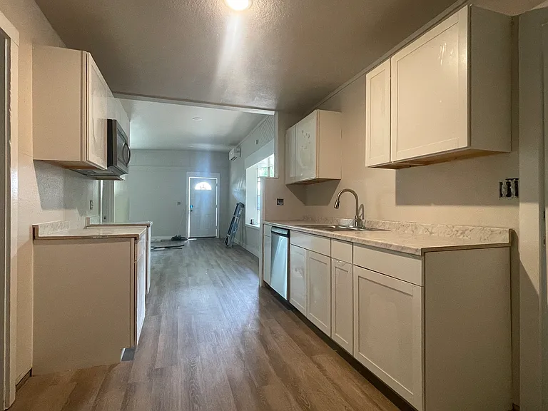 803 2nd Ave — Photo 3