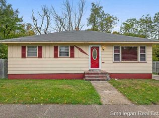 920 Oak Ave, Muskegon, MI 49442