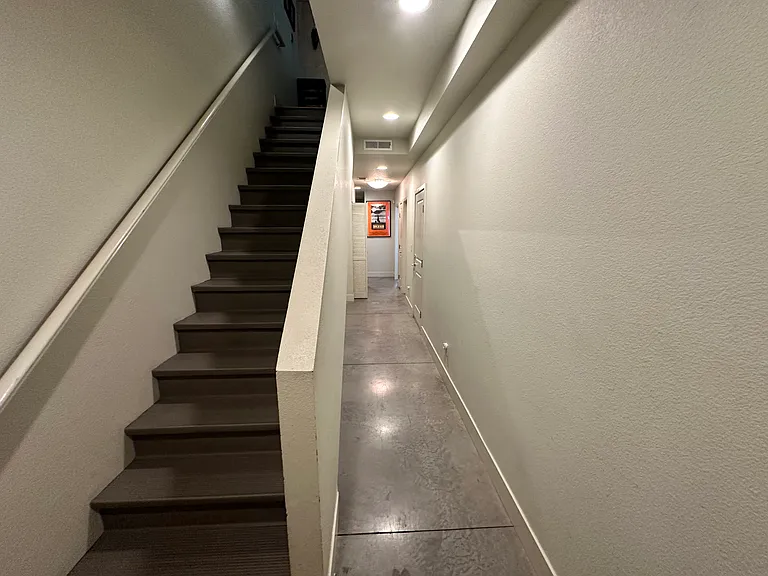 375 Pine St — Photo 2