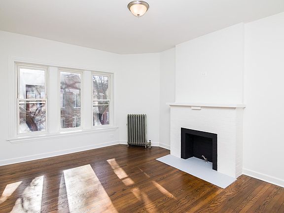 2nd image of 6577 N Lakewood Ave #3