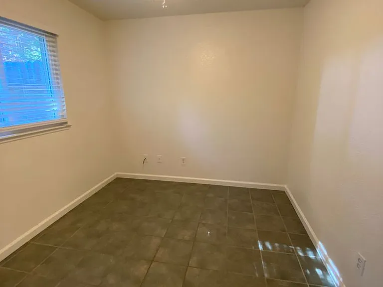 118 Raleigh Dr — Photo 6