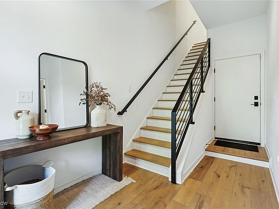 2nd image of 408 Jefferson Ave #C