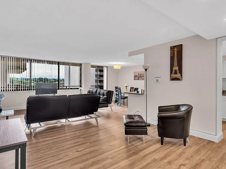 2231 Crystal Dr #ID1013819P — Photo 3