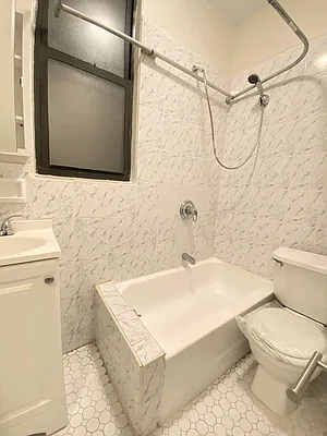 Rented by Bond New York | media 10