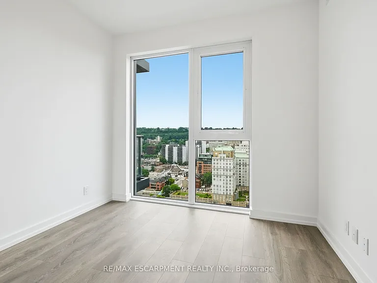 75 James St S #2113 — Photo 14