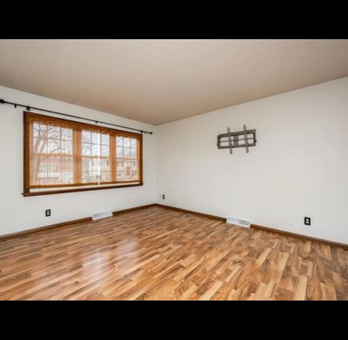 3 bed, 1275 sqft, $1,400 — Photo 2