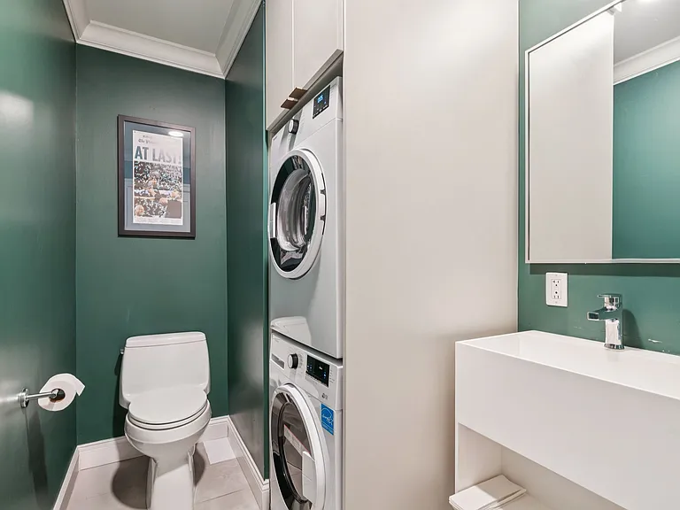326 S 19th St #100 — Photo 14