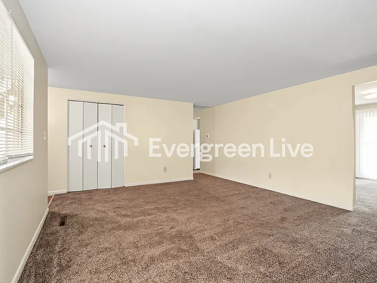 3682 Paris Blvd — Photo 3