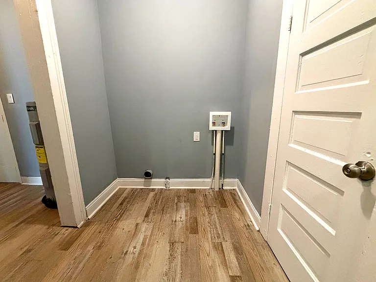 740 Arlington St — Photo 18