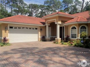 633 Captain Hendry Dr, Labelle, FL 33935