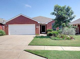 3713 Mossbrook Dr, Fort Worth, TX 76244
