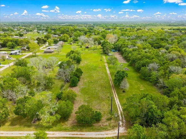 8011 Custer St, Hitchcock, TX 77563