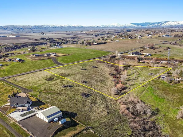 Nka Douglas Rd, Yakima, WA 98908