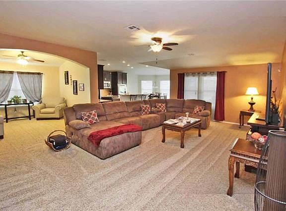 5th image of 2103 Jesse Dr