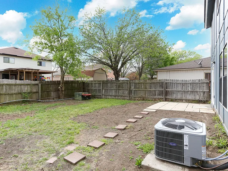 6870 Flaming Ridge Dr — Photo 28