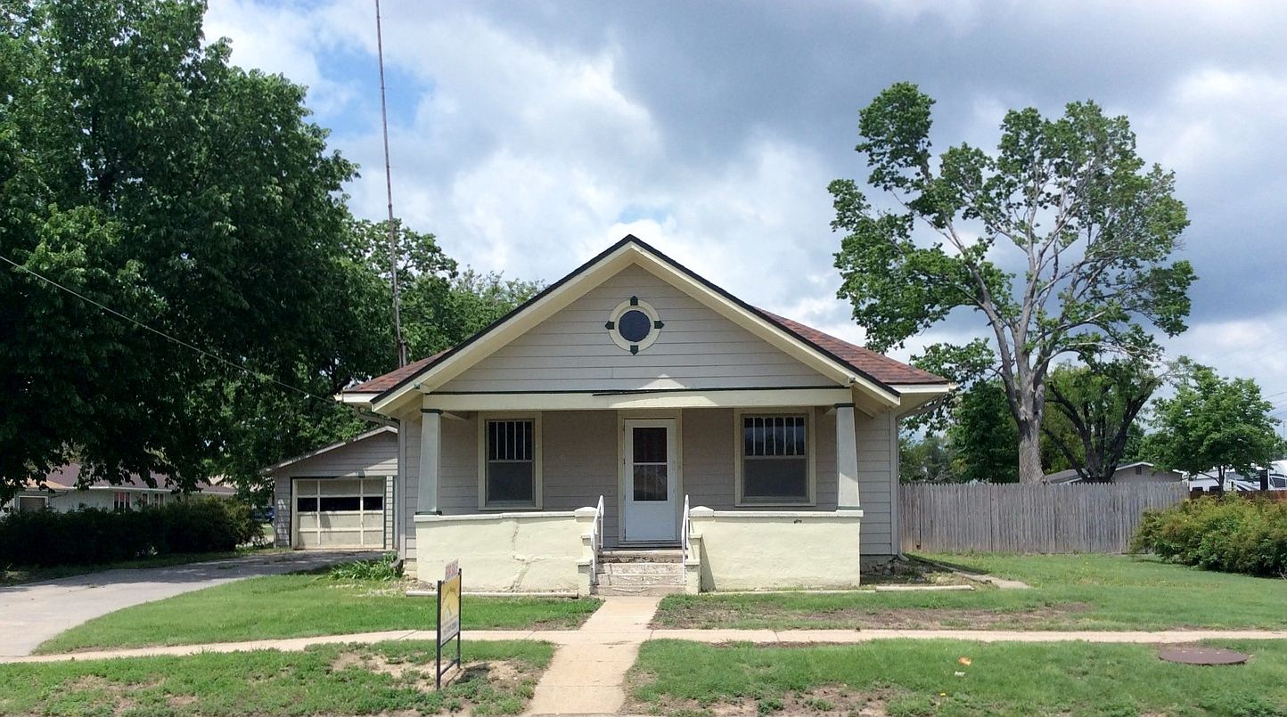 220 W Cedar St, Kensington, KS 66951 Zillow