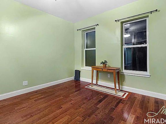 3rd image of 231 E 10th St #20