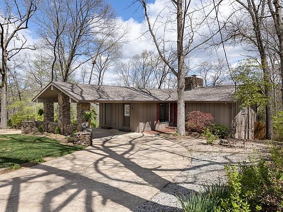2nd image of 6 Blandford Ln