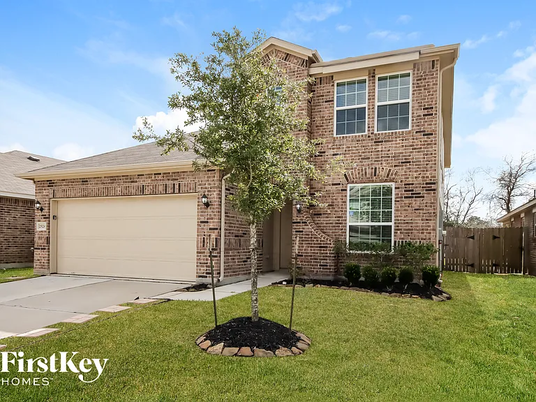 2526 Cold River Dr — Photo 2