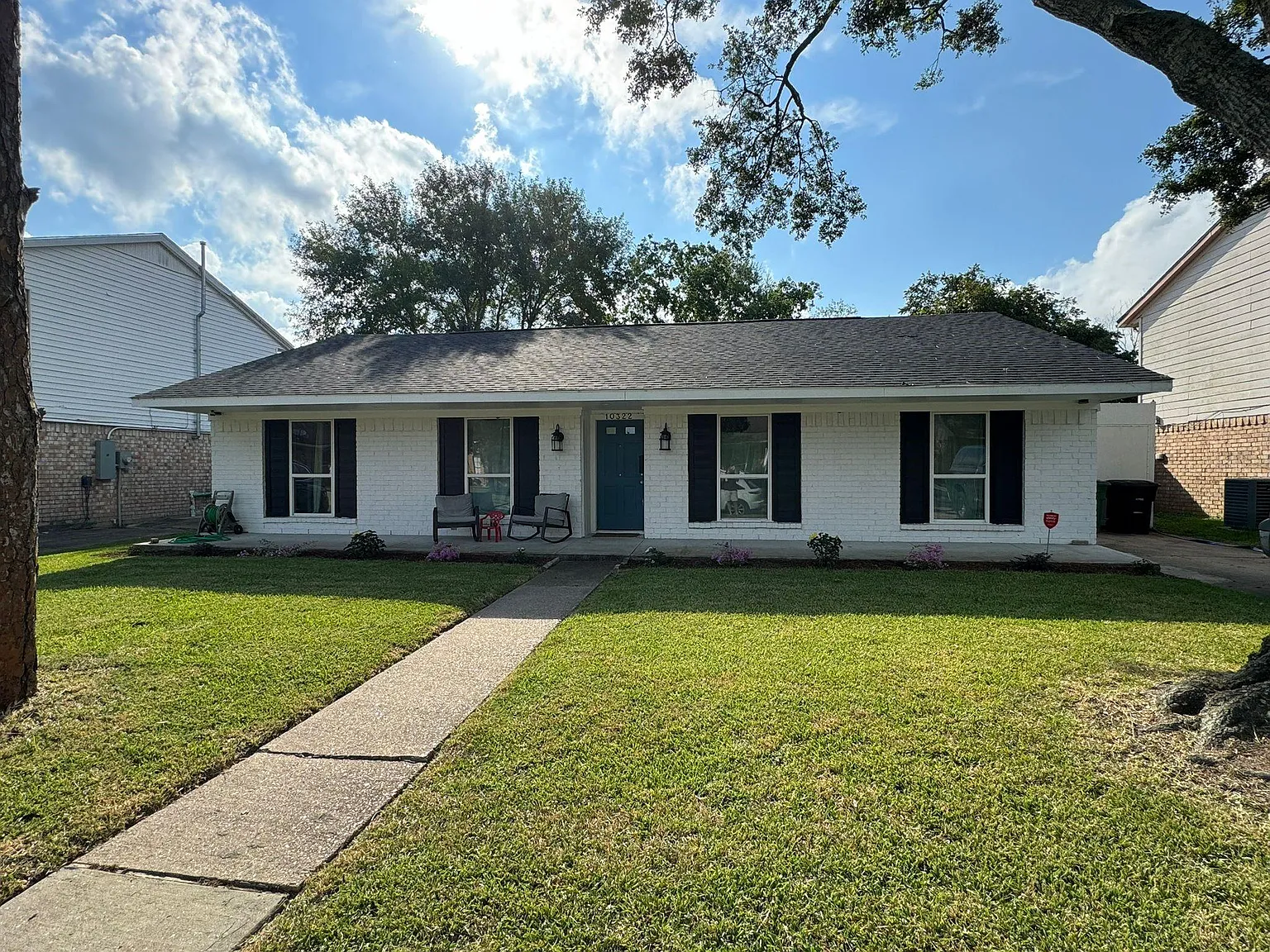 4 bed, 2.0 bath, 2287 sqft, $3,900 — Photo 1