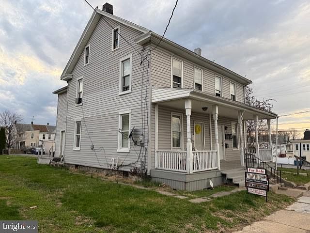 2nd image of 33-35 Banks St