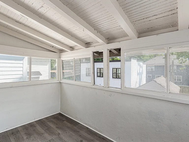 202 N Washington Ave — Photo 19