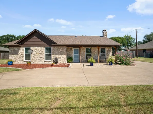 6420 Circo Dr, Granbury, TX 76049