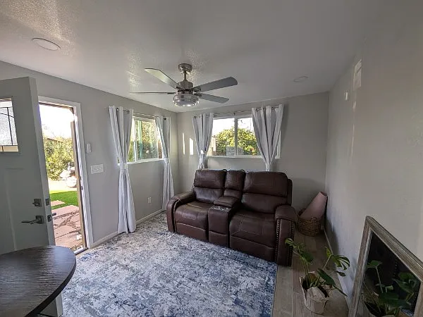 1251 E Bluebell Ln