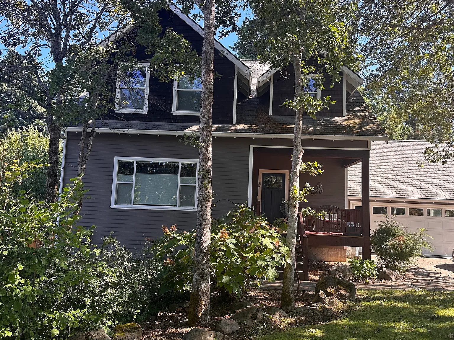 3 bed, 2.5 bath, 1960 sqft, $3,500 — Photo 1