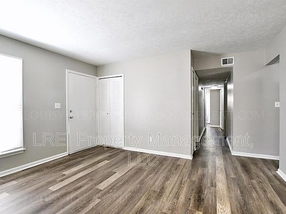 4th image of 6806 Blackhorse Dr