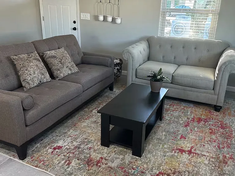 2202 E Cambridge Ave — Photo 3