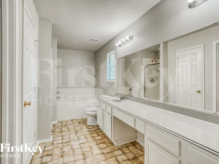 9342 Bowmore Ct — Photo 11