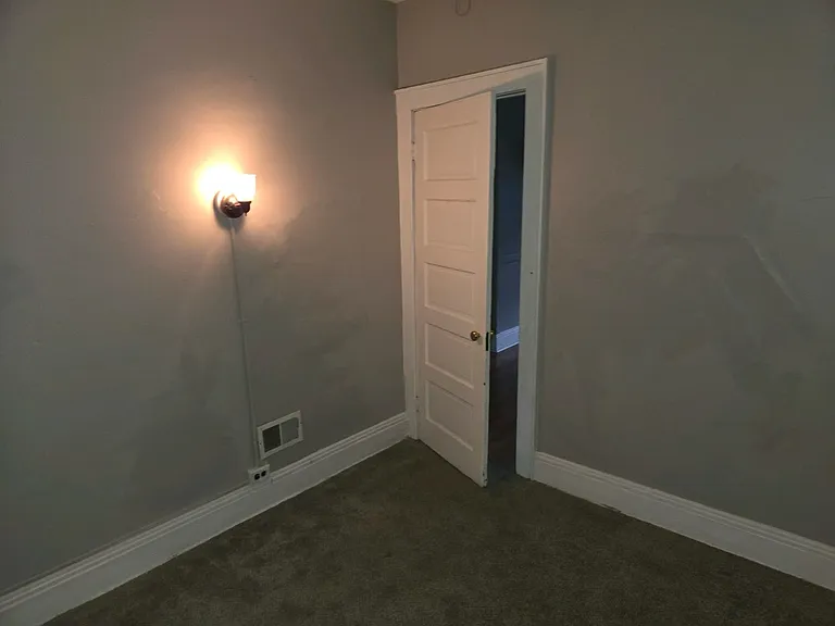 307 Center St #4 — Photo 8