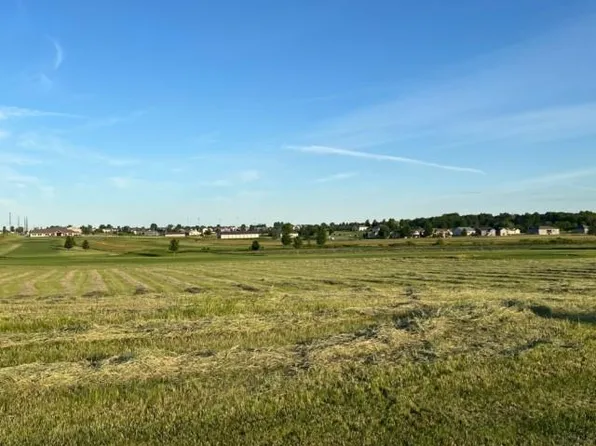 801 Nicklaus Dr, Parkersburg, IA 50665