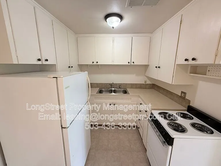 2624 NW Tyler Ave — Photo 5