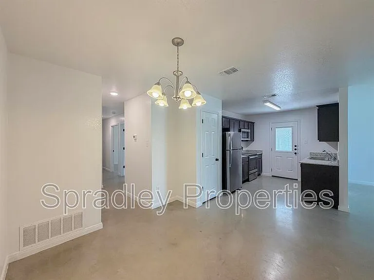 9110B Winding Ct — Photo 7