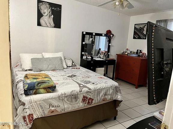 2nd image of 415 E Jacinto St #1