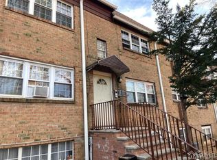 231 College Dr, Edison, NJ 08817