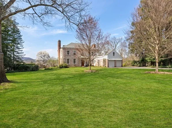 125 Woodbridge Ter, South Hadley, MA 01075