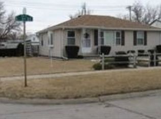 822 E 3rd St, Hastings, NE 68901