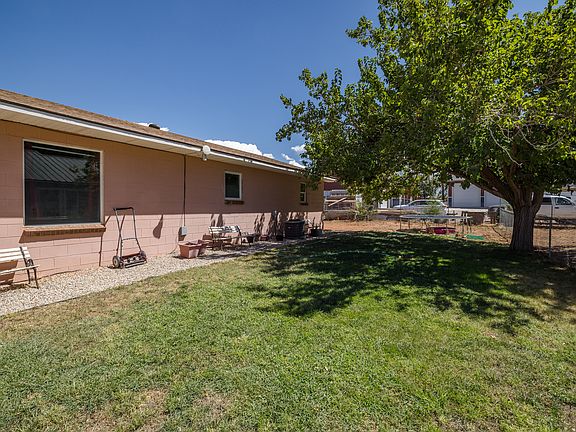 2nd image of 2468 E San Jose Rd
