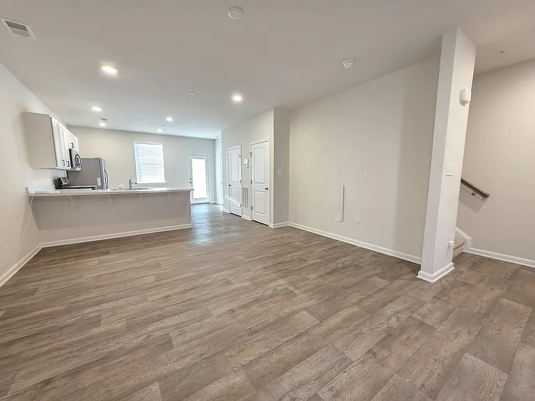 426 Creekbed Cir #1 — Photo 4