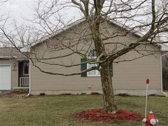 3rd image of 11725 Hawthorne Glen Dr