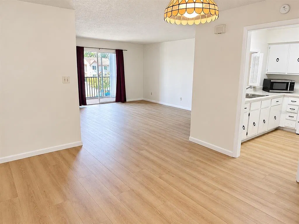 2 bed, 2.0 bath, 1148 sqft, $1,100 — Photo 4