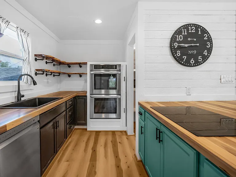 10011 Little Creek Cir — Photo 9
