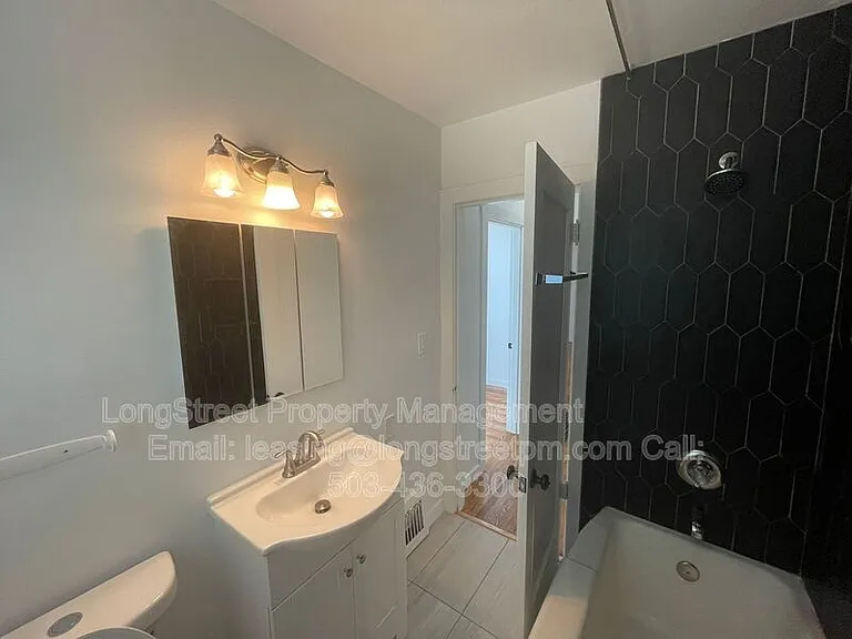 4514 NE 18th Ave — Photo 18