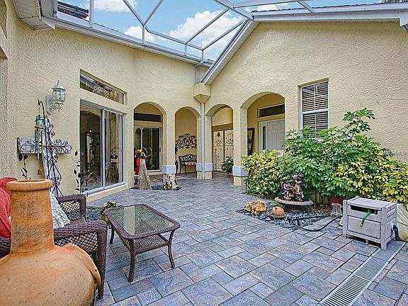 4th image of 1118 San Antonio Ln