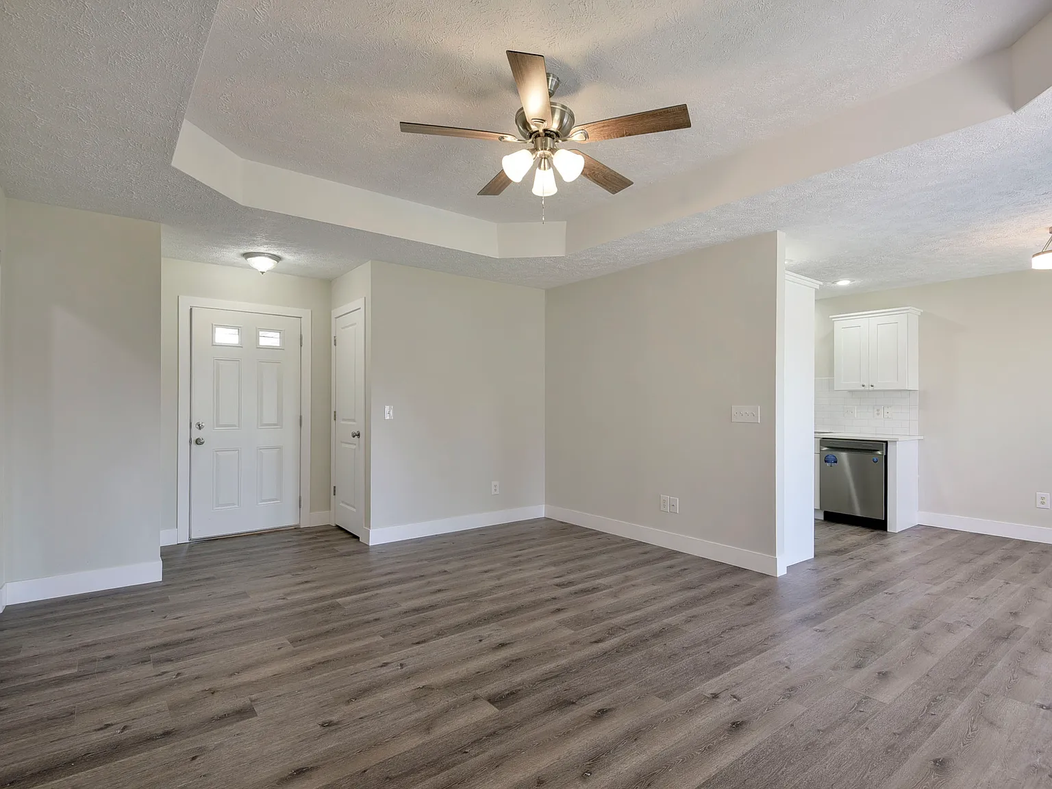 2 bed, $1,075 — Photo 4